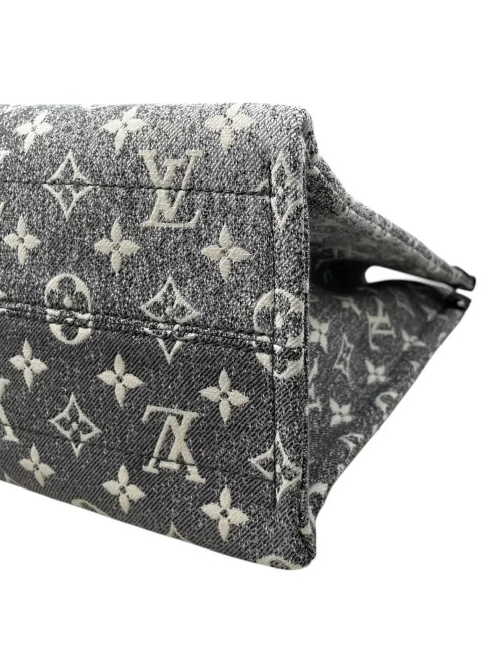 Louis Vuitton Tote On The Go MM Monogram Jacquard Denim Gray White
